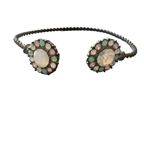Sabika Like Cuff Bracelet - Picture 1 of 9
